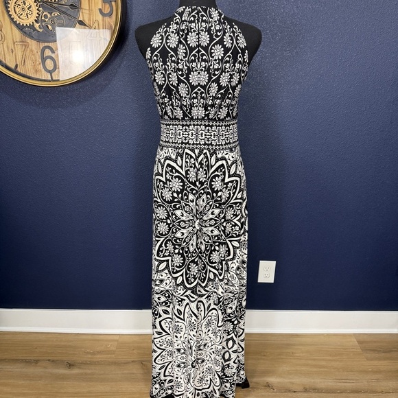 London Times Black and White Floral Sleeveless Maxi Dress Size 4 - Picture 5 of 8